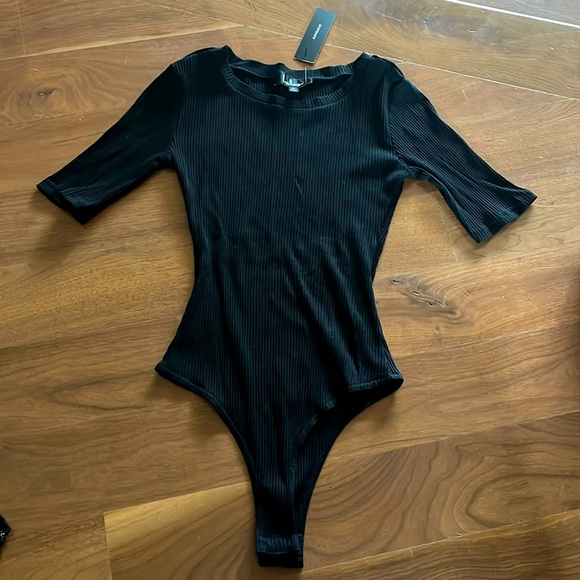NWT Lulus bodysuit half sleeve black size medium 🖤 - Picture 1 of 4